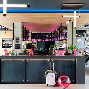 Moxy Otel