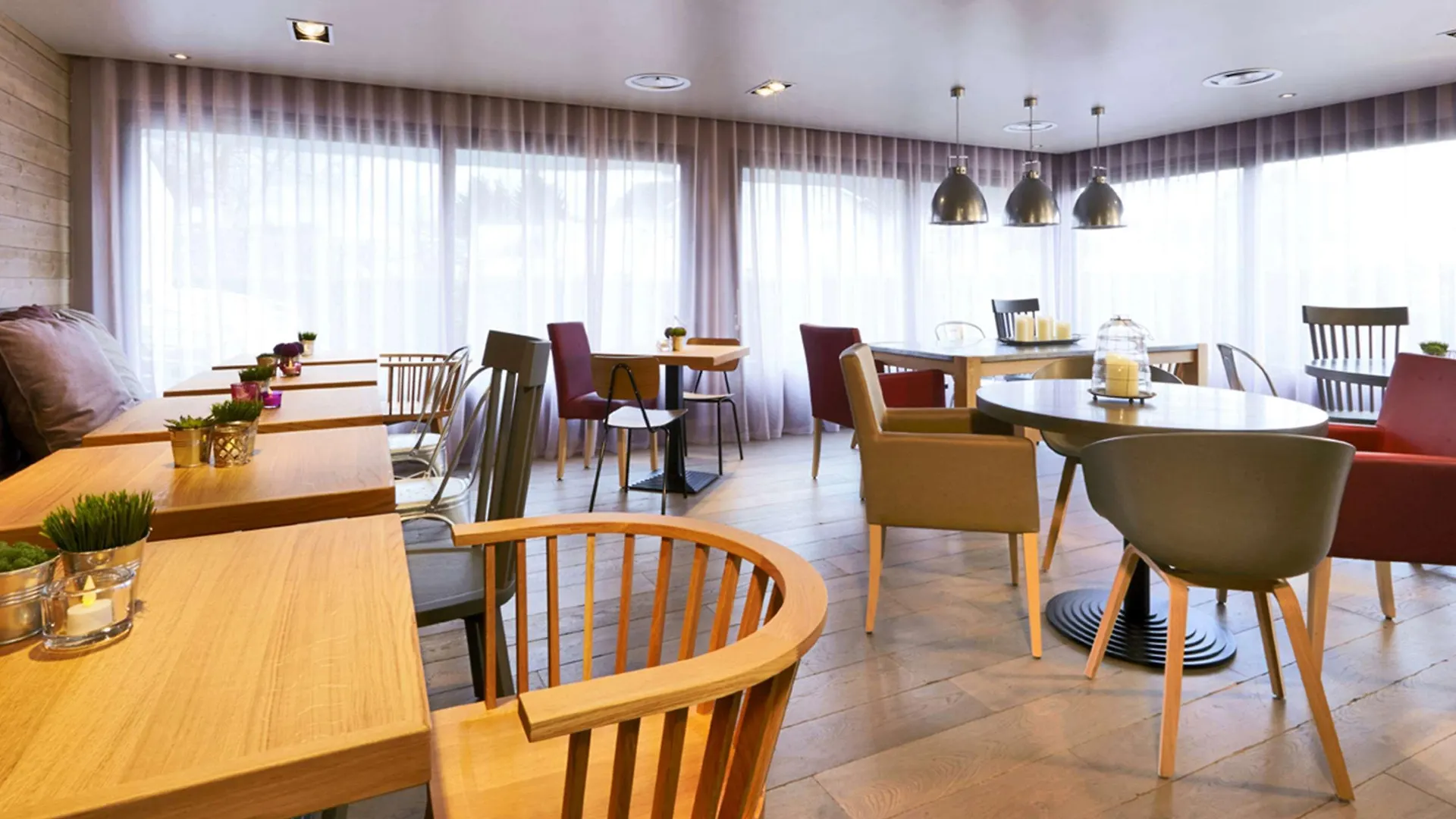 ***  Hotel Campanile Lyon Centre - Gare Perrache - Confluence Francia